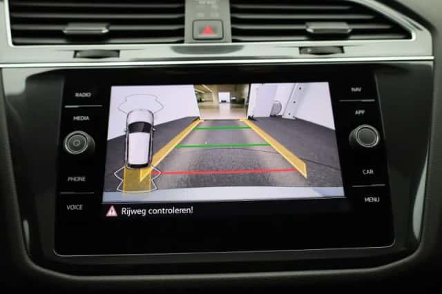 Volkswagen Tiguan (2022) thumbnail 32