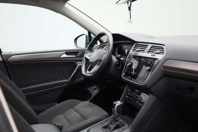 Volkswagen Tiguan (2022) thumbnail 35