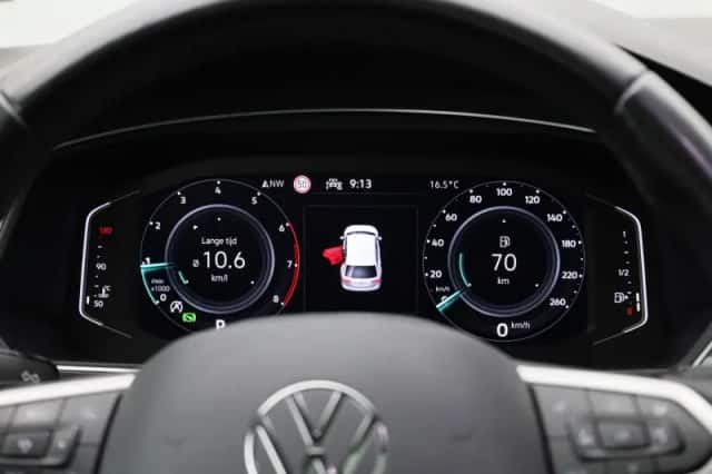 Volkswagen Tiguan (2022) thumbnail 9