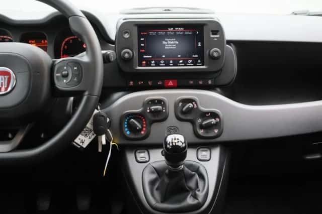 Fiat Panda (2022) thumbnail 9
