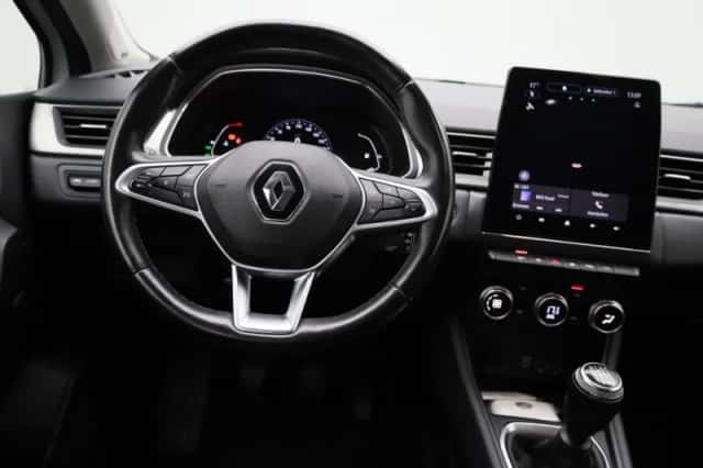 Renault Captur (2021) thumbnail 2