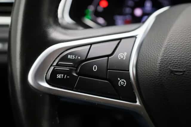 Renault Captur (2021) thumbnail 19