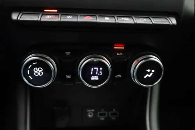 Renault Captur (2021) thumbnail 20