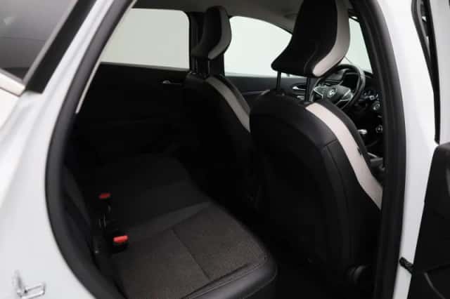 Renault Captur (2021) thumbnail 33