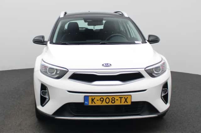 Kia Stonic (2021) thumbnail 5