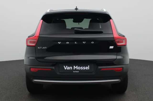 Volvo XC40 (2021) thumbnail 7