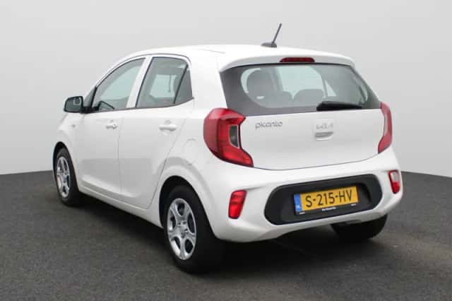 Kia Picanto (2023) thumbnail 4