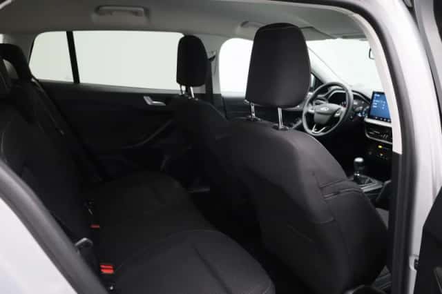 Ford Focus (2023) thumbnail 33