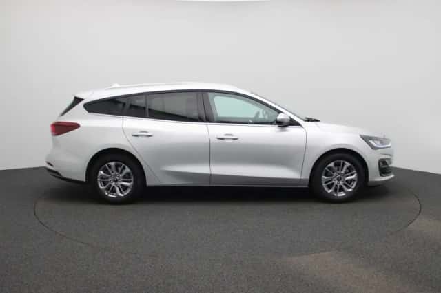 Ford Focus (2023) thumbnail 8