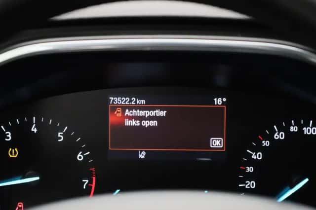 Ford Focus (2023) thumbnail 9