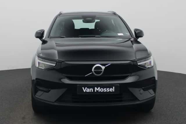Volvo XC40 (2023) thumbnail 5