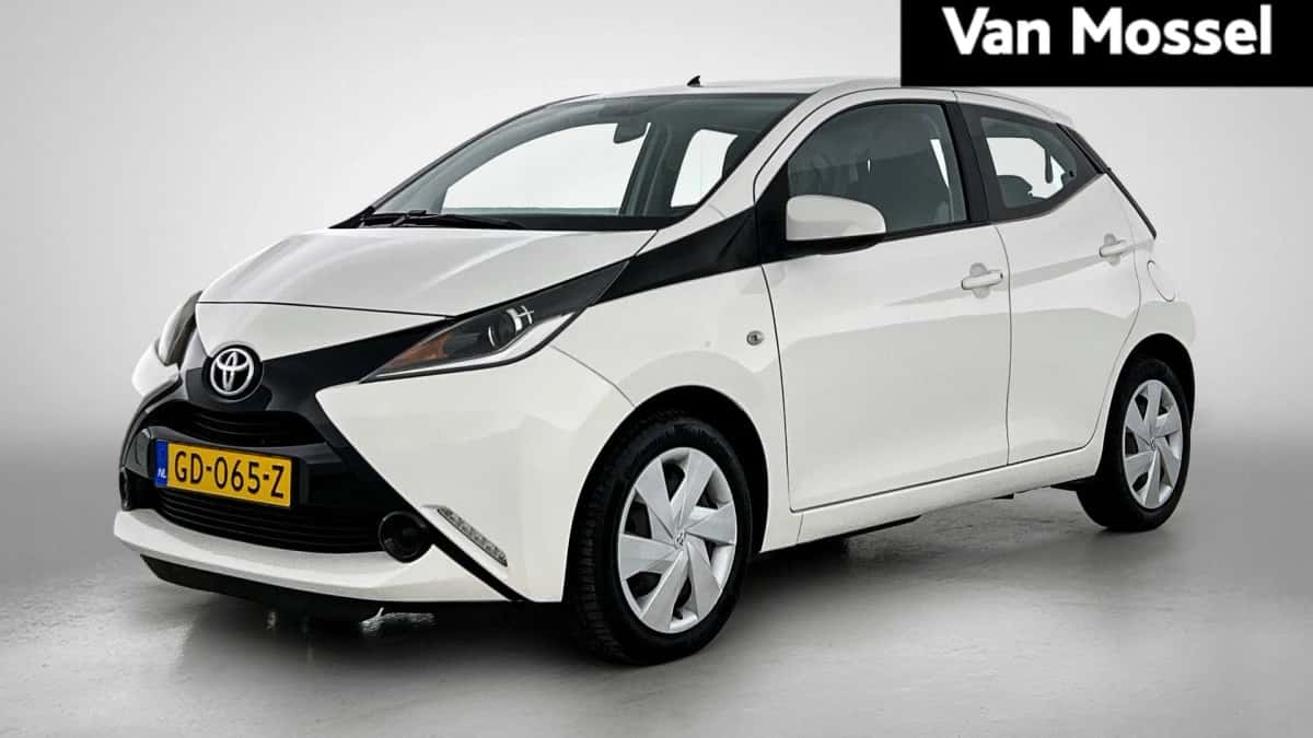 Toyota Aygo (2015) — foto 1