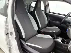Toyota Aygo (2015) thumbnail 34