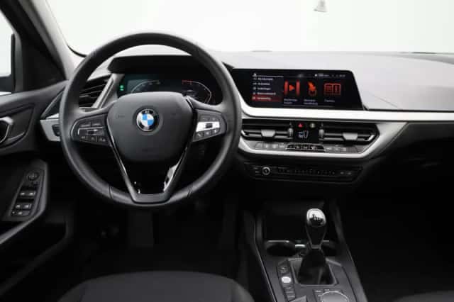 BMW 1-Serie (2021) thumbnail 3