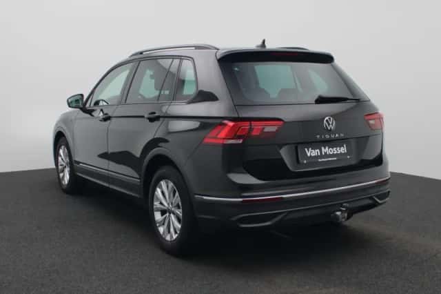Volkswagen Tiguan (2021) thumbnail 4