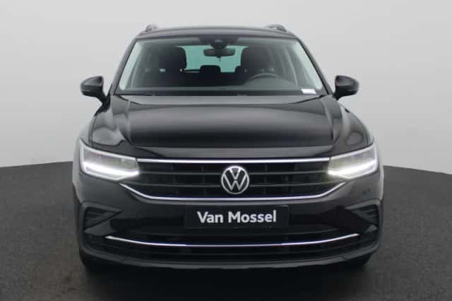 Volkswagen Tiguan (2021) thumbnail 5