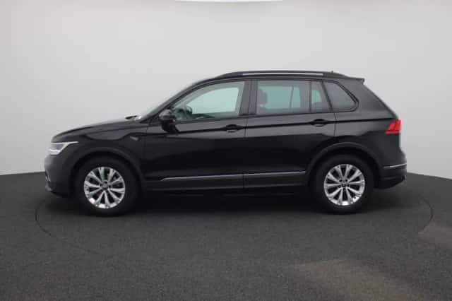 Volkswagen Tiguan (2021) thumbnail 6