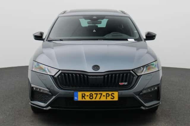 Škoda Octavia (2021) thumbnail 4