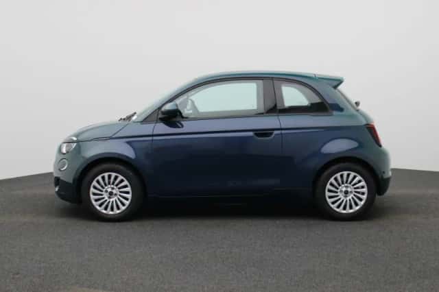Fiat 500 (2023) thumbnail 5