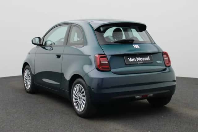 Fiat 500 (2023) thumbnail 3