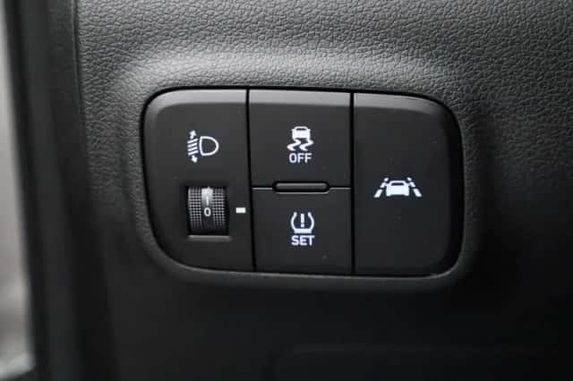 Hyundai i10 (2023) thumbnail 23