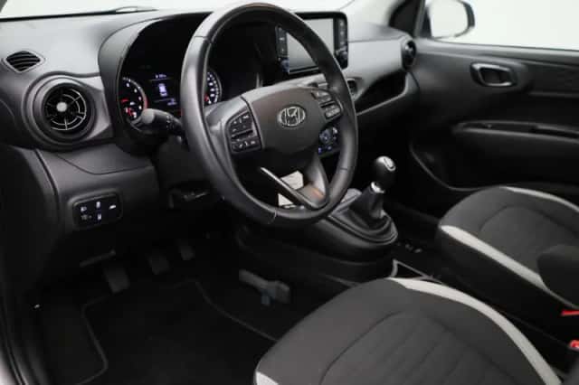 Hyundai i10 (2023) thumbnail 26