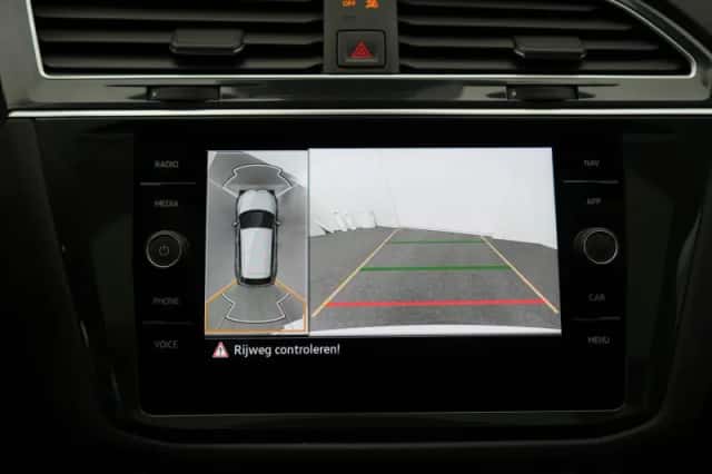 Volkswagen Tiguan (2021) thumbnail 15