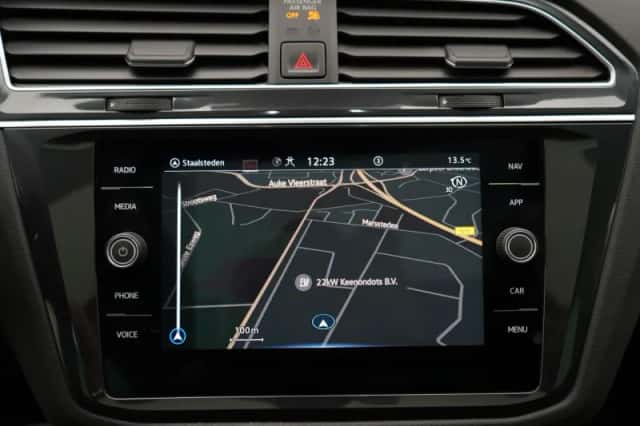 Volkswagen Tiguan (2021) thumbnail 16