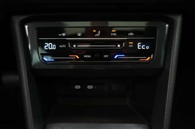 Volkswagen Tiguan (2021) thumbnail 22