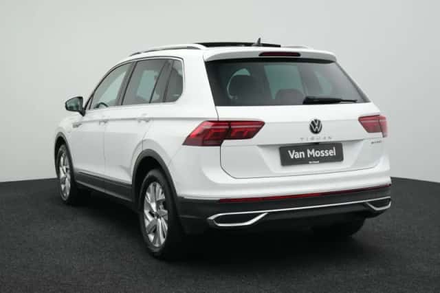 Volkswagen Tiguan (2021) thumbnail 4
