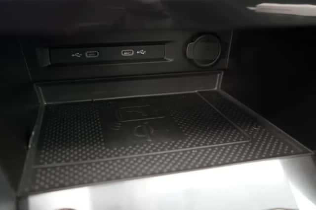 Volkswagen Tiguan (2021) thumbnail 32