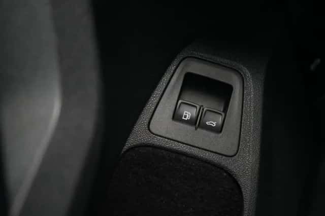 Volkswagen Tiguan (2021) thumbnail 35