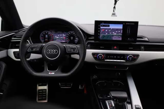 Audi A4 (2024) thumbnail 3