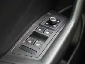 Volkswagen T-Roc thumbnail 37