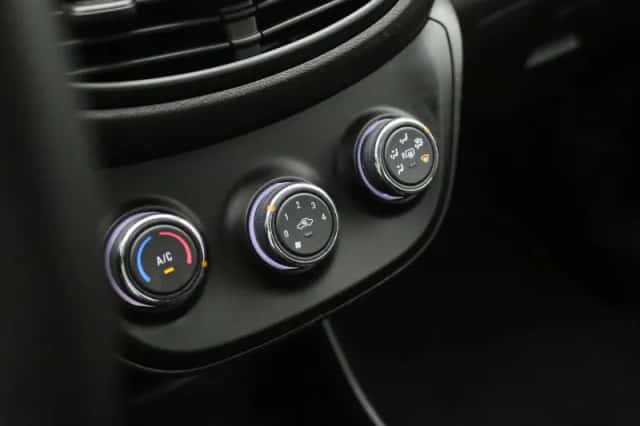 Opel Karl (2019) thumbnail 16
