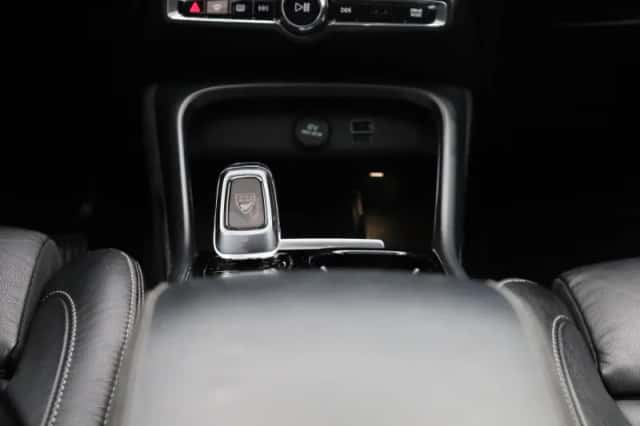 Volvo XC40 (2022) thumbnail 11