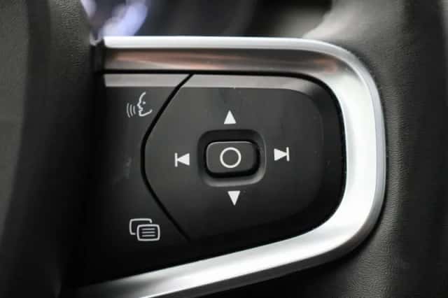 Volvo XC40 (2022) thumbnail 25