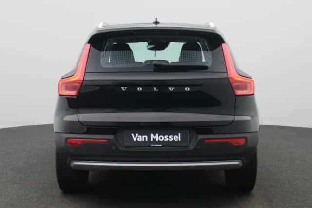 Volvo XC40 (2022) thumbnail 7