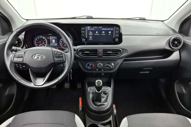 Hyundai i10 (2022) thumbnail 2