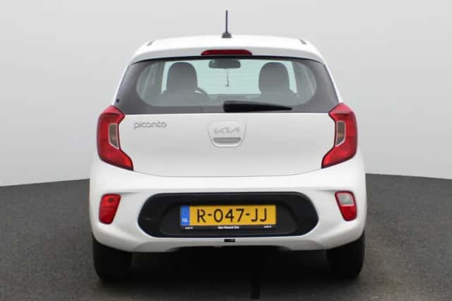 Kia Picanto (2022) thumbnail 7