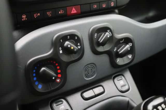 Fiat Panda (2022) thumbnail 16