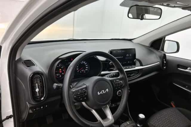 Kia Picanto (2022) thumbnail 18