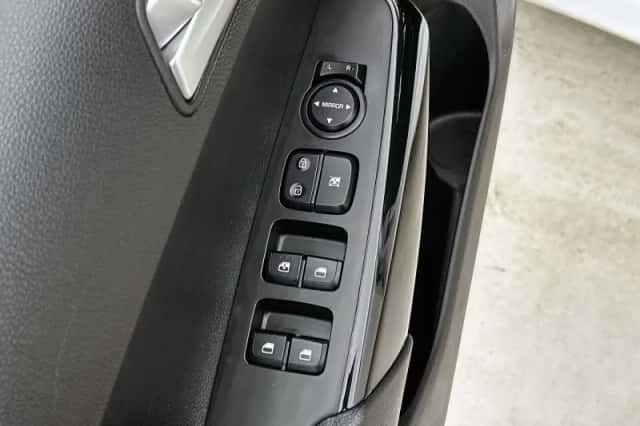 Kia Picanto (2022) thumbnail 24