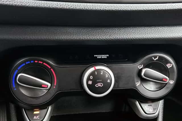 Kia Picanto (2022) thumbnail 25