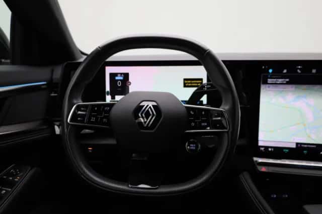 Renault Austral (2023) thumbnail 3