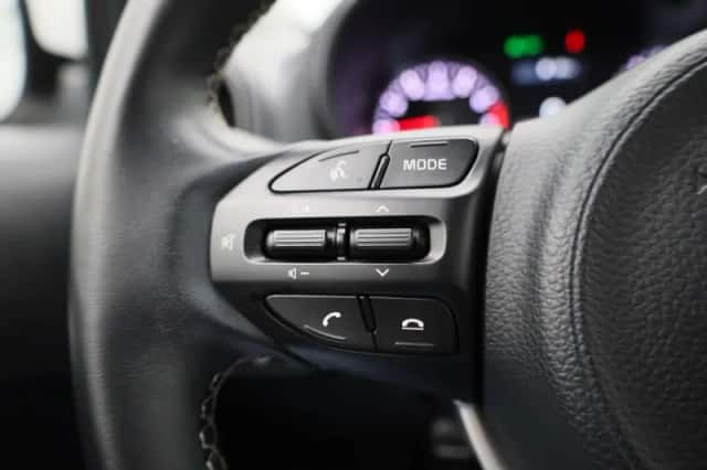 Kia Picanto (2021) thumbnail 18