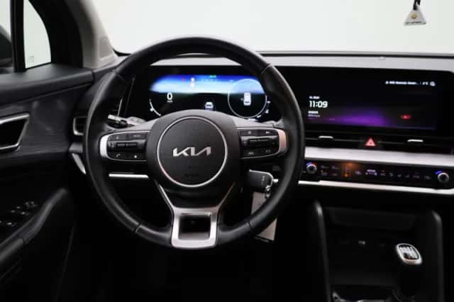 Kia Sportage (2022) thumbnail 3