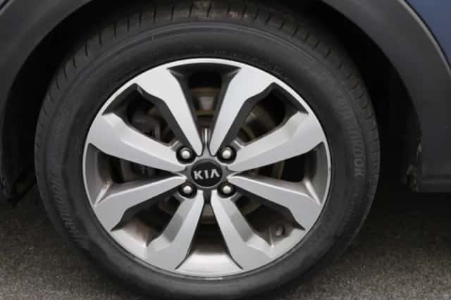 Kia Stonic (2021) thumbnail 12