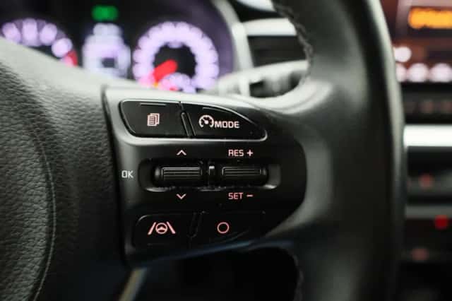Kia Stonic (2021) thumbnail 16