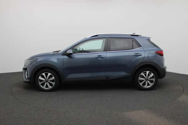 Kia Stonic (2021) thumbnail 4